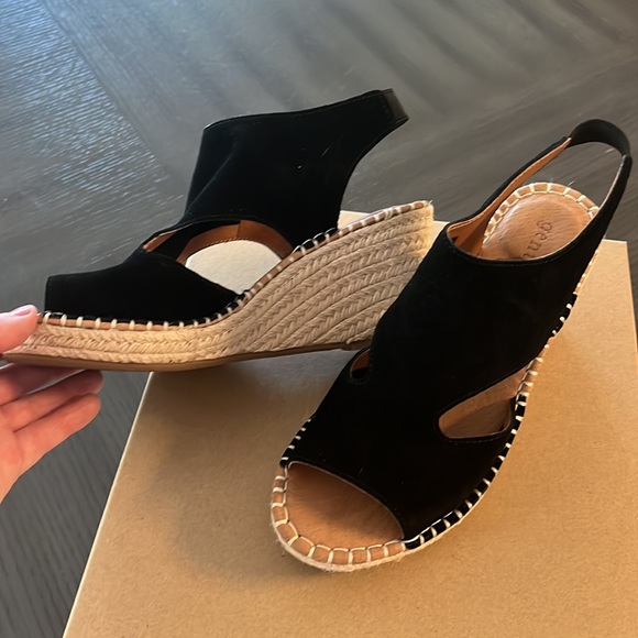 Kenneth Cole Espadrille sandal! - Picture 5 of 7